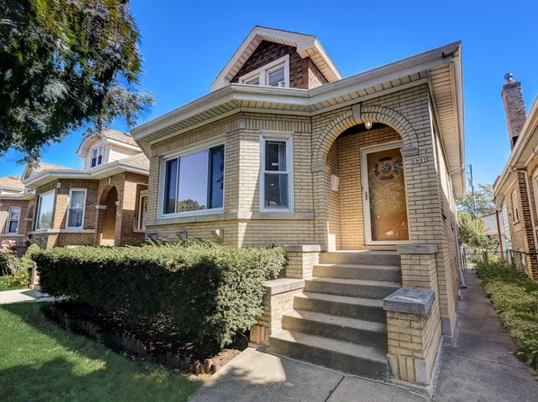 2937 N Neenah Ave, Chicago, IL 60634