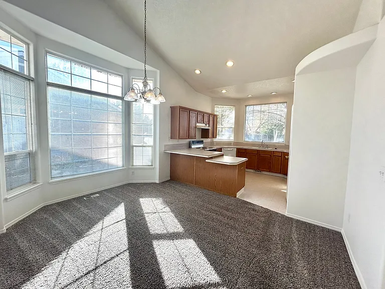 4650 N Date Palm Ave — Photo 4