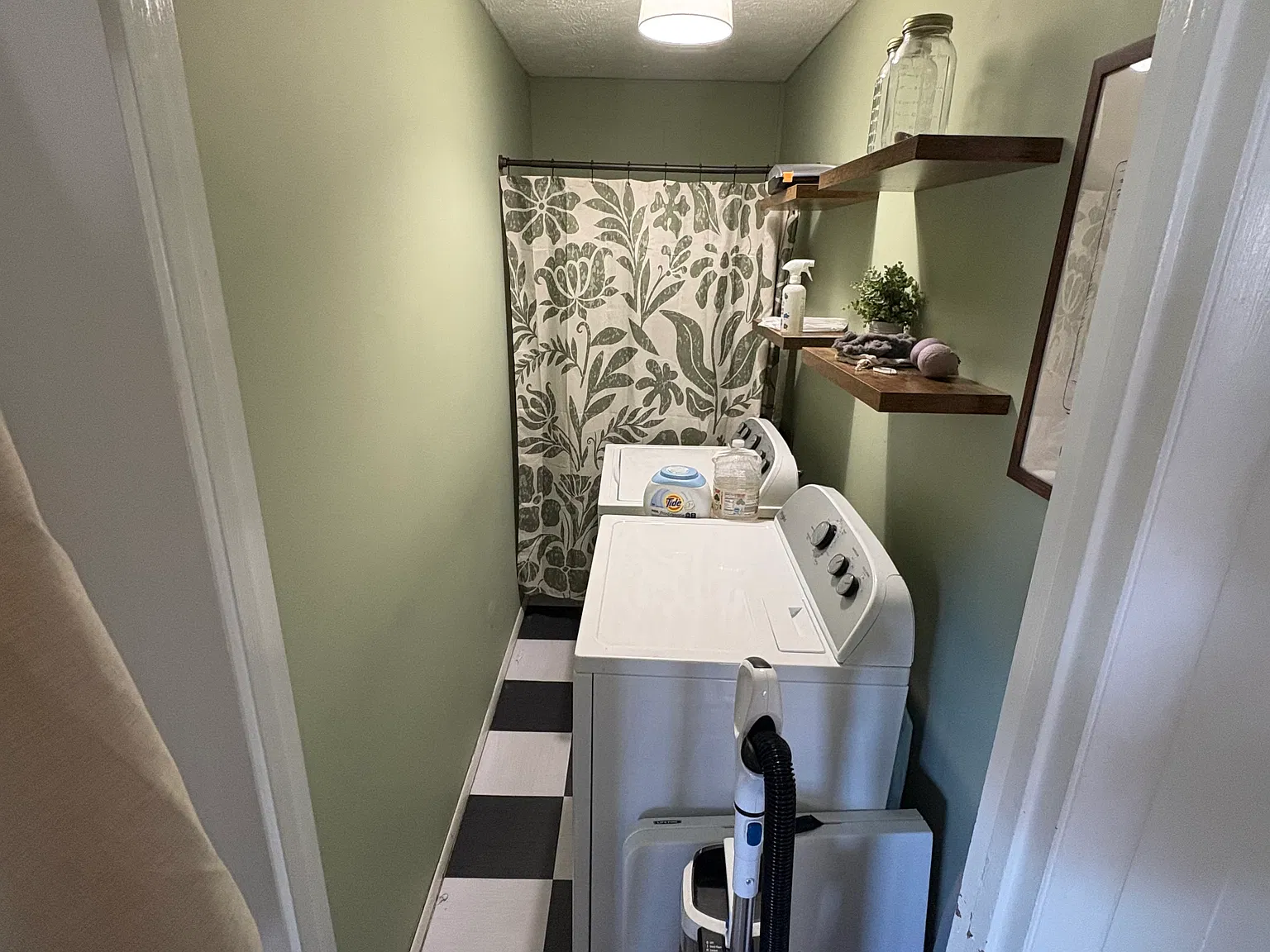 Edwards302 — Photo 3