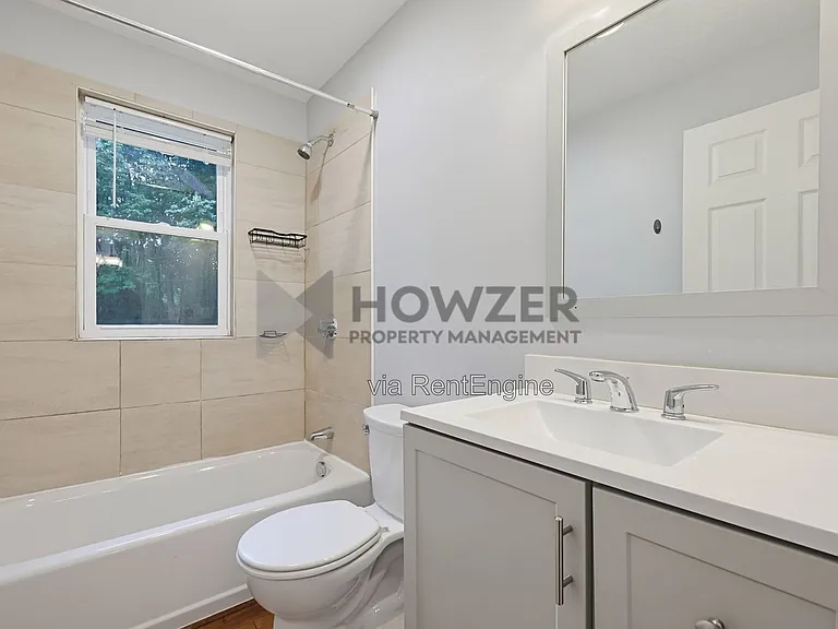 4 Johnson St #B — Photo 8