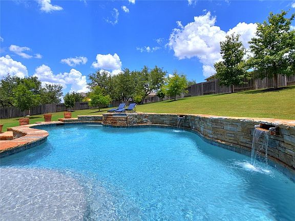 2nd image of 2204 Traditions Ct