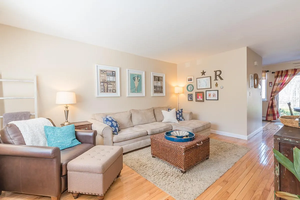 244 New Britain Avenue — Photo 4