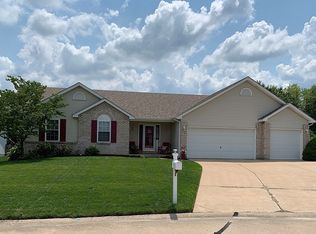 6 Lake James Ct, O'Fallon, MO