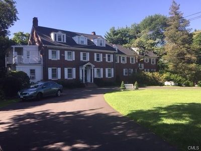 24 Saint Johns Pl APT 8, New Canaan, CT, 06840