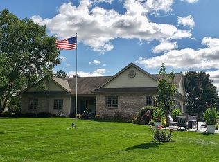 39805 Lake Park Ct, Genoa City, WI 53128