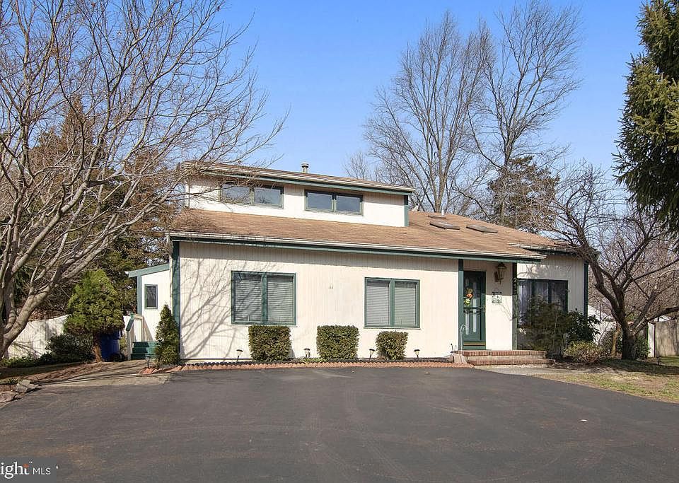 1st image of 212 Smokerise Ln