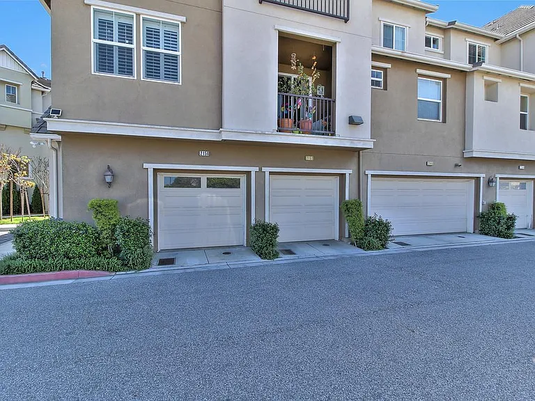 2152 Sheffield Dr — Photo 17