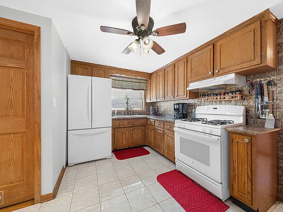 5th image of 6049 S Moody Ave