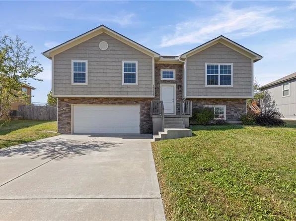 17176 Kill Creek Rd, Gardner, KS 66030