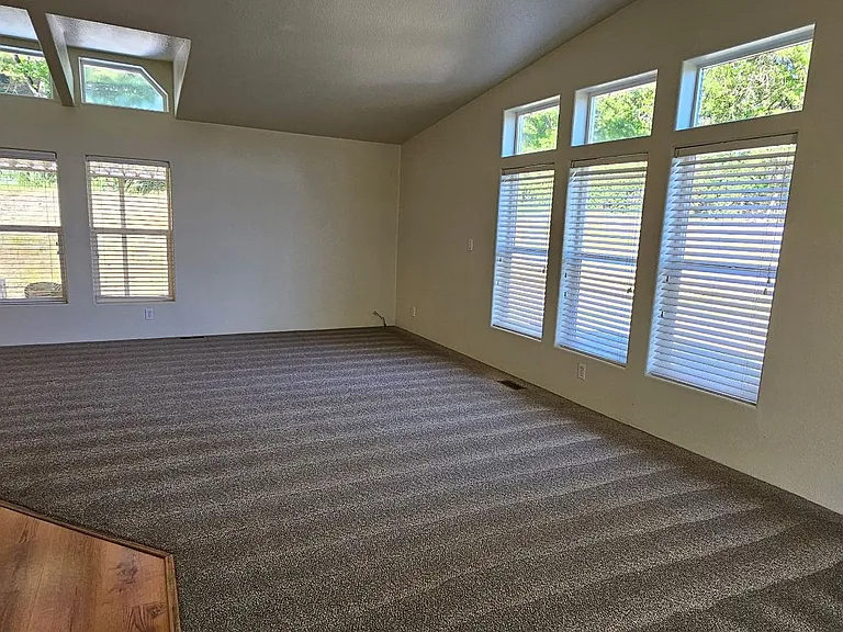 3312 Upper River Rd — Photo 6