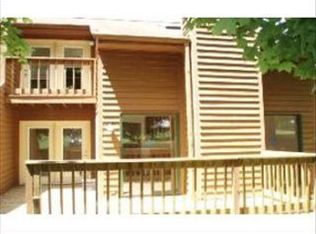 9557 S Lake Ridge Dr, Bloomington, IN 47401