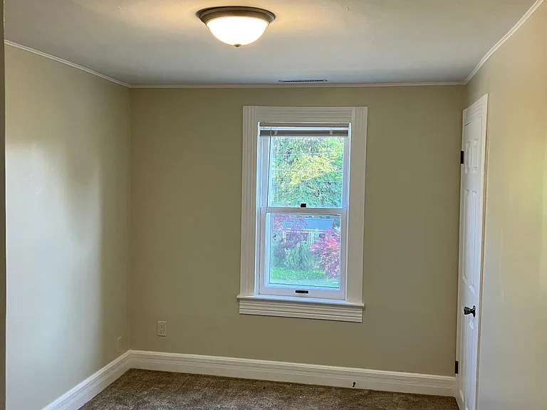 462 W Oakland Ave — Photo 8