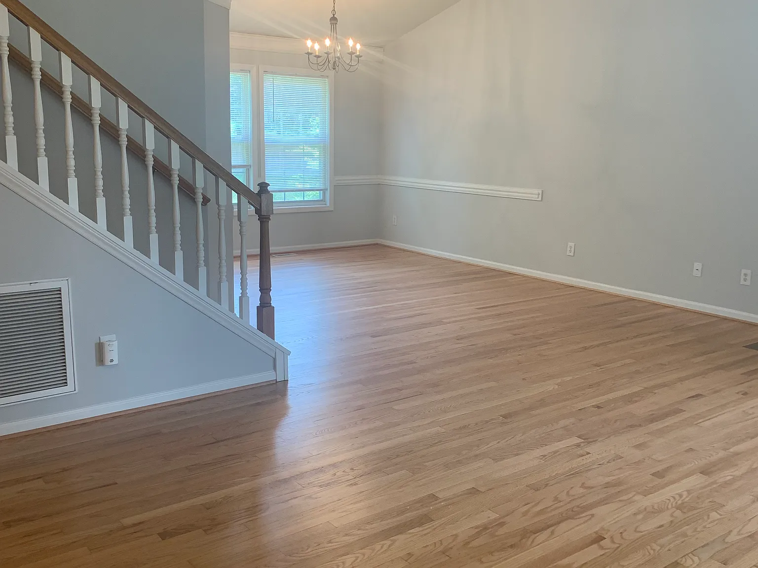 4 bed, 2.5 bath, 2100 sqft, $2,900 — Photo 4
