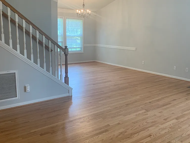 5401 Phillipsburg Dr — Photo 4