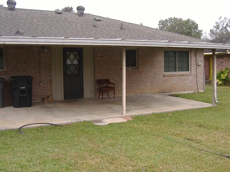 1228 Roundhill Dr — Photo 18
