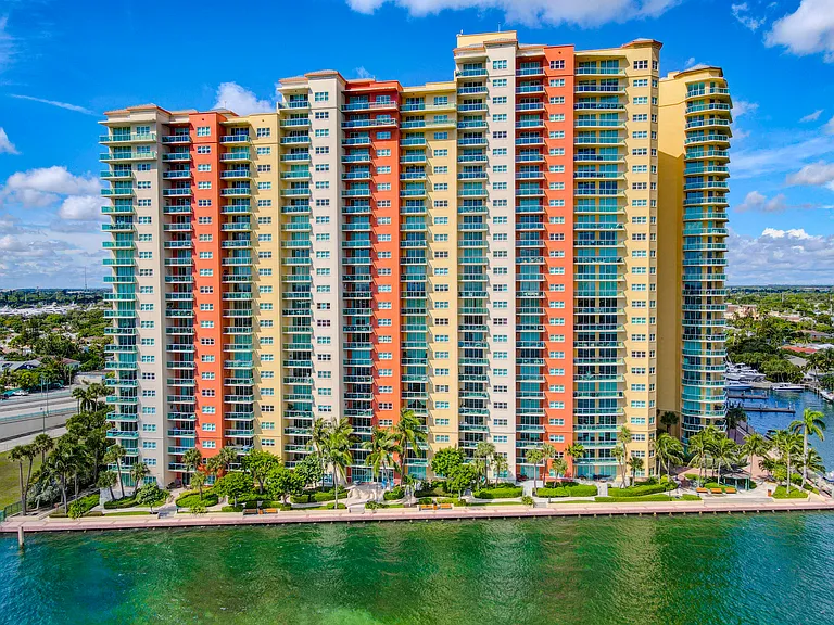 2640 Lake Shore Dr #2014 — Photo 89
