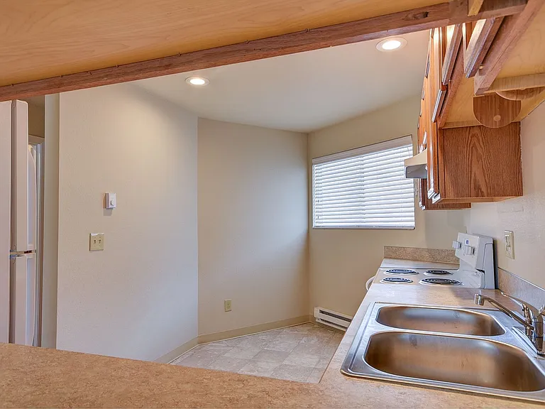 M0832 Arbor Terrace Apartments — Photo 3