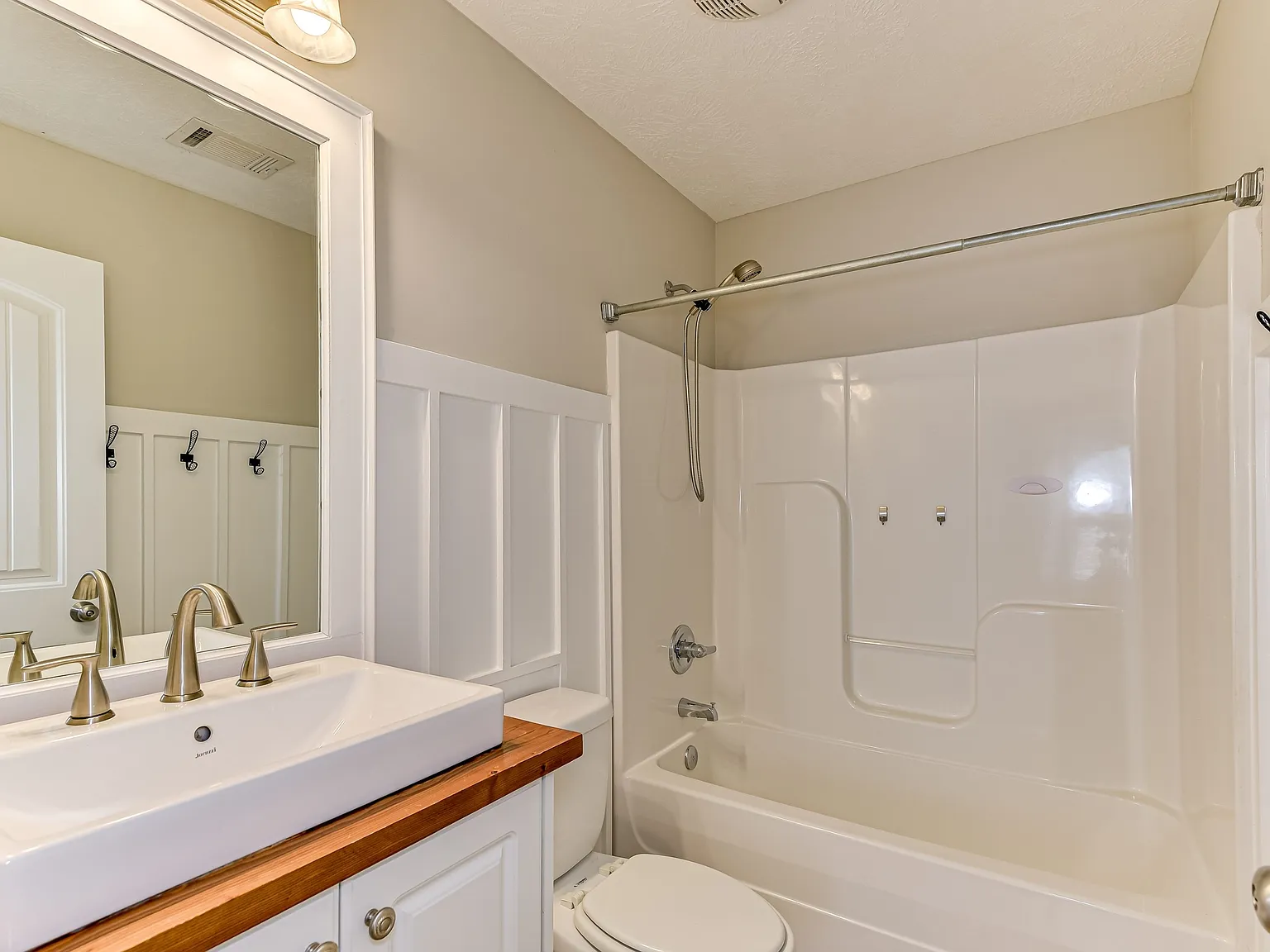4116 Chastain Drive - 1 — Photo 2