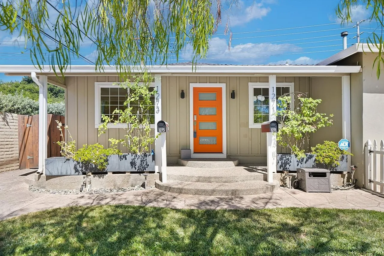 3 bed, 1100 sqft, $5,800 — Photo 2