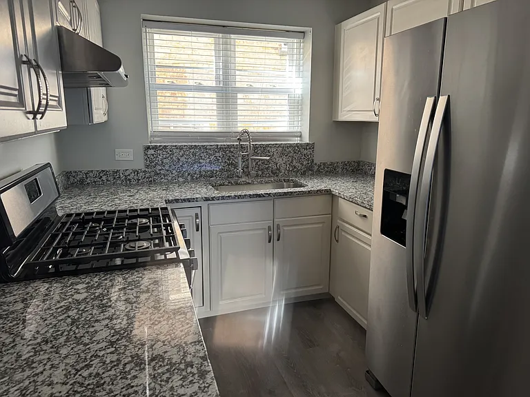 6114 N Damen Ave #1 — Photo 3