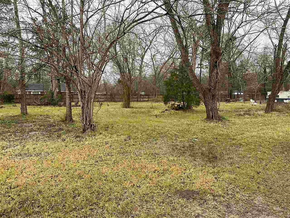 2nd image of 4040 Bennett Rd