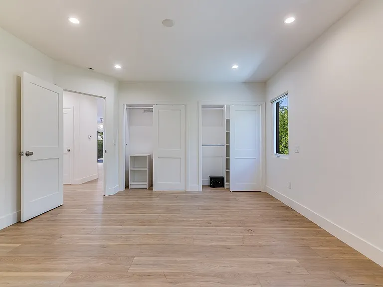 10385 Ilona Ave — Photo 8