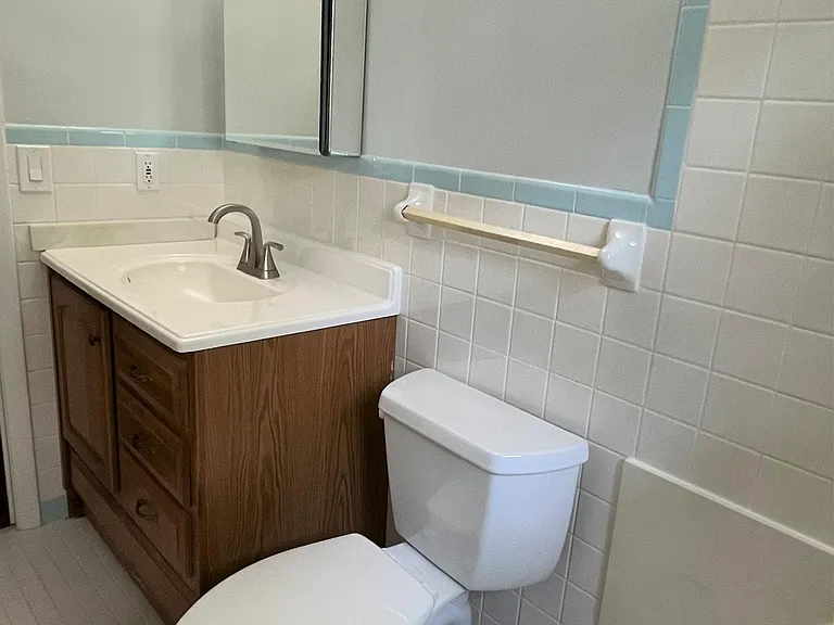 4894 Lynn Dr — Photo 9