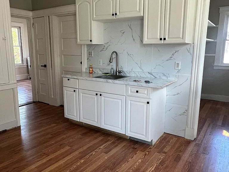 164 Barker St — Photo 7