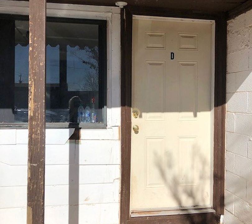 1st image of 1501 N Dixie Blvd #D
