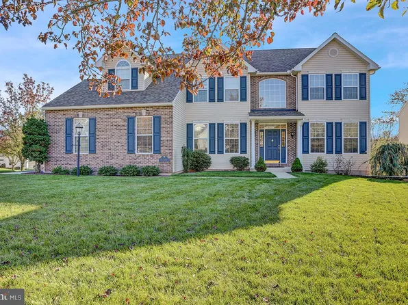 1216 Stonehenge Dr, Reading, PA 19606