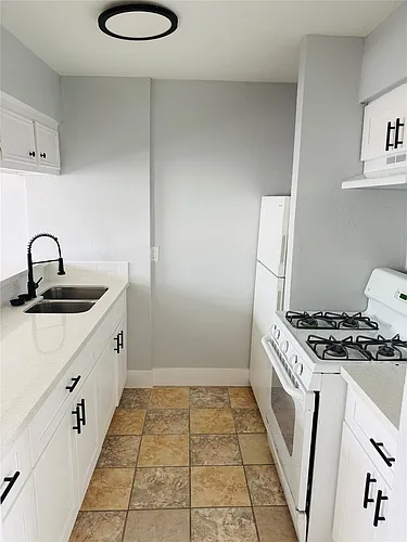 1125 Ann St Photo 1