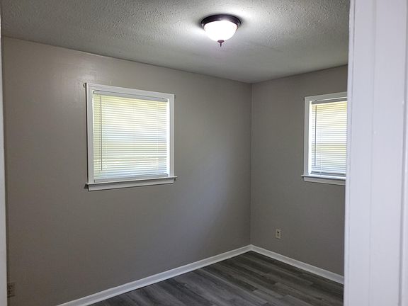 2nd image of 1002 Hillcrest Ave APT 8