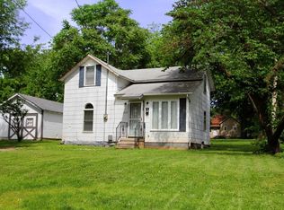 2028 N Travis Ave, Springfield, MO 65803