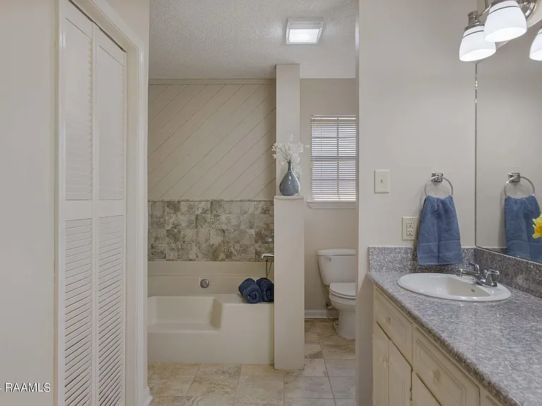 103 Wadsworth Dr #A — Photo 18