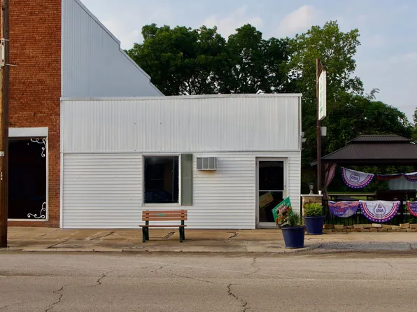 129 W Yoakum Ave, Chaffee, MO 63740
