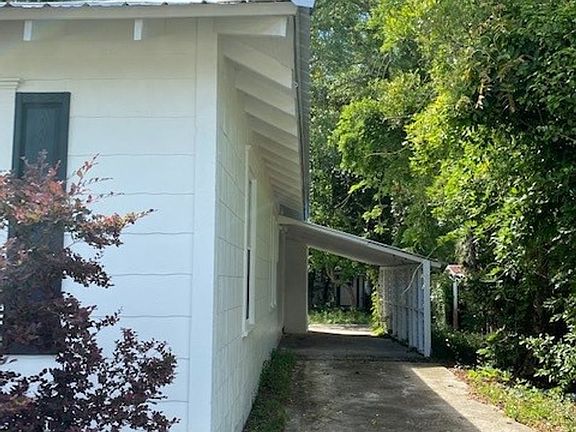 2nd image of 148 E Church St