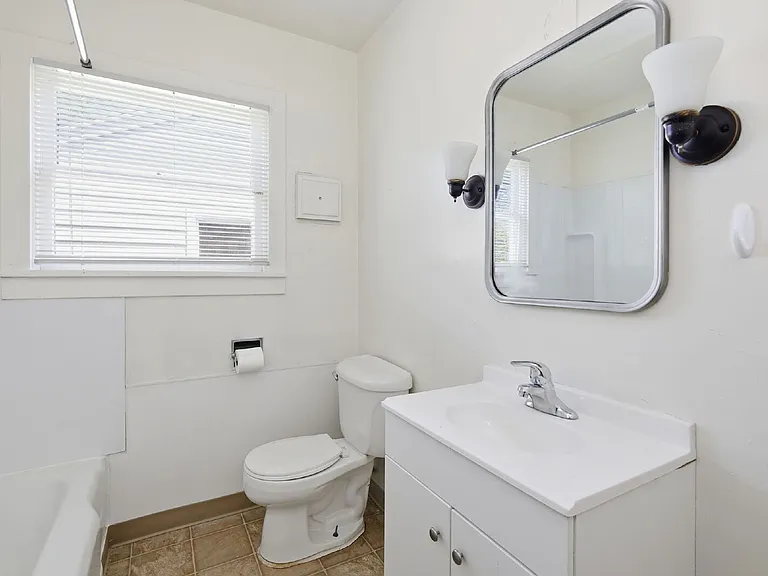 2189 Hilyard St — Photo 12