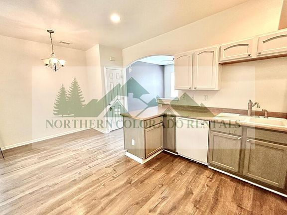 5th image of 3330 Apple Blossom Way Unit 2
