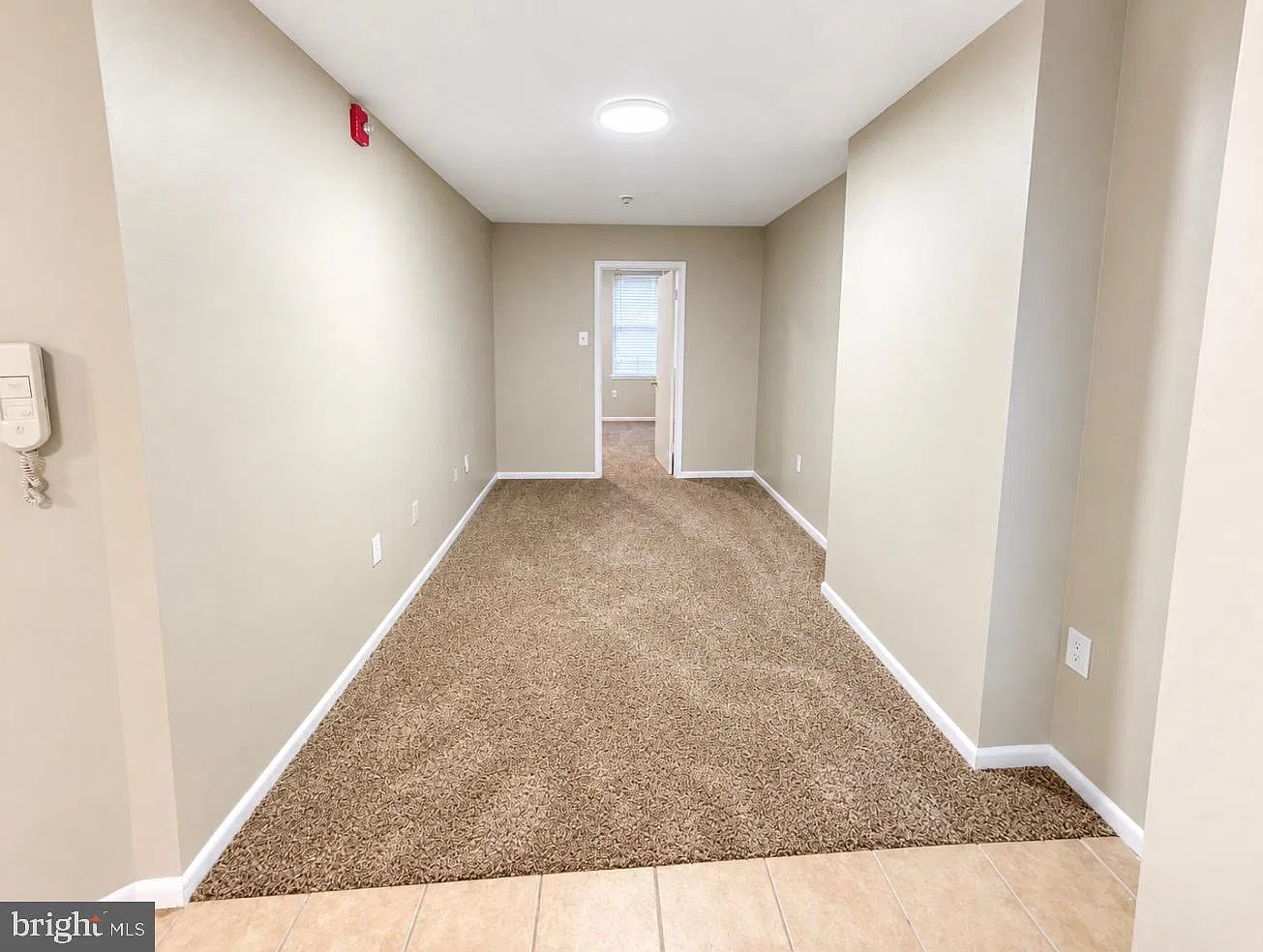 2 bed, 1.0 bath, 2996 sqft, $1,350 — Photo 2