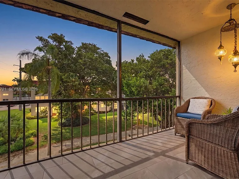 681 S Hollybrook Dr #310 — Photo 21