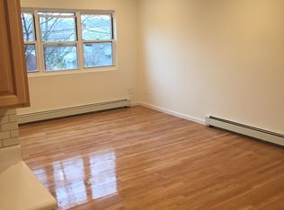 15 Old Town Rd APT 2G, Staten Island, NY 10304