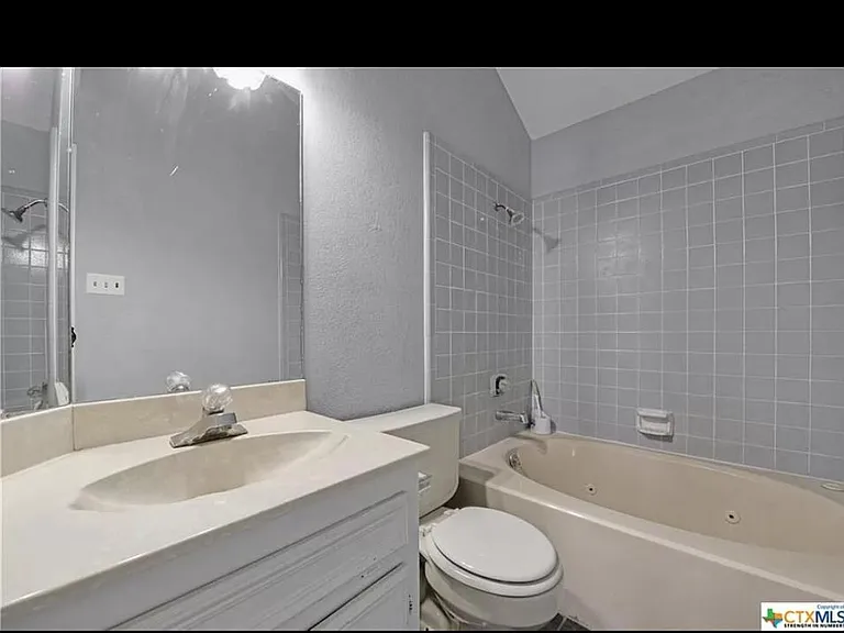 3300 Lois Ln — Photo 21