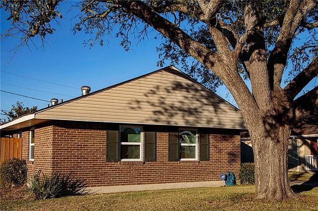 1st image of 4874 Berkley Dr