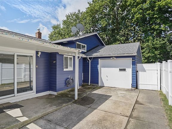 4th image of 4292 W 181st St