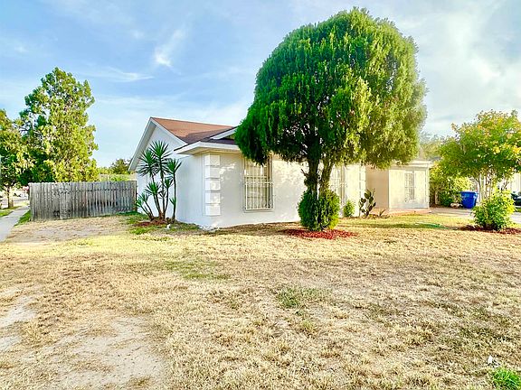 3rd image of 223 Maguey Dr