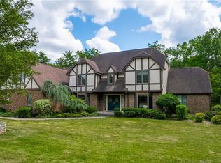 92 Langford Ln, East Hartford, CT 06118