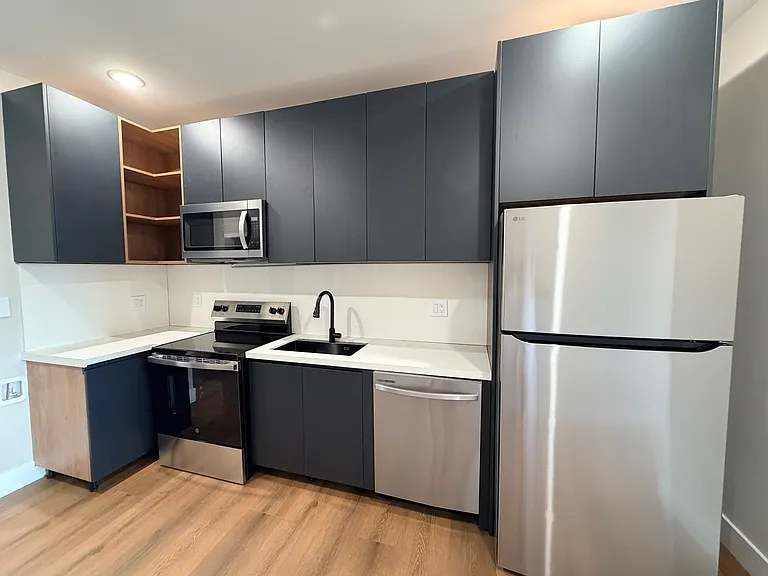 1015 N 45th St #2 — Photo 7
