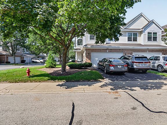3rd image of 140 Bay Dr
