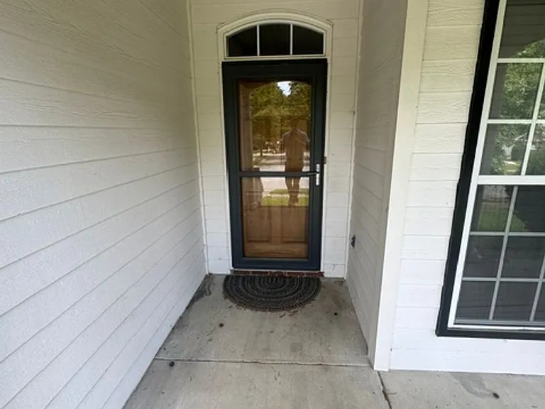 377 Sandleton Way — Photo 2