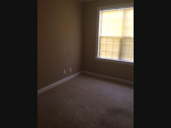 2nd image of 2718 Barefoot Ln
